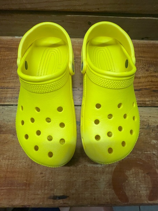 CROCS Classic Slip-On Clog in Yellow - Picture 7 of 9